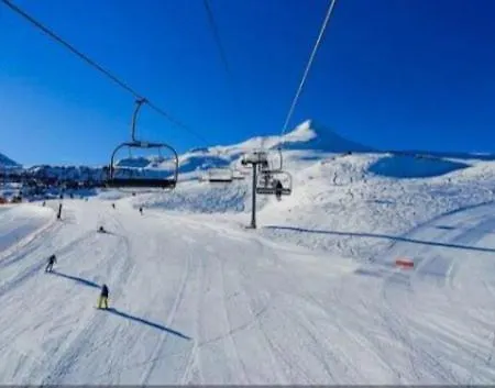 Au Pied Des Pistes *